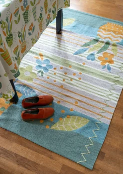 Gudrun Sjödén Broderad matta "Flower bed" i ekologisk bomull