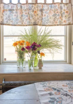 Gudrun Sjödén Gardinkappa "Wild rose" i lin/bomull