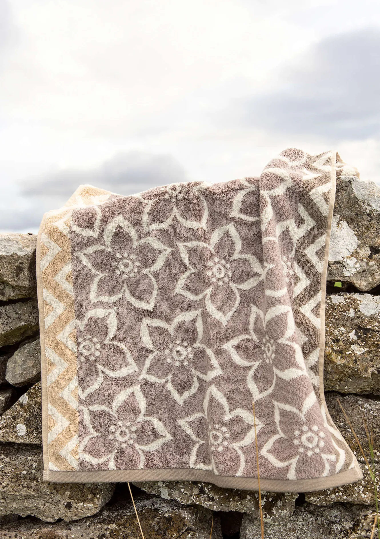 Gudrun Sjödén Handduk "Stars" i ekologisk bomull