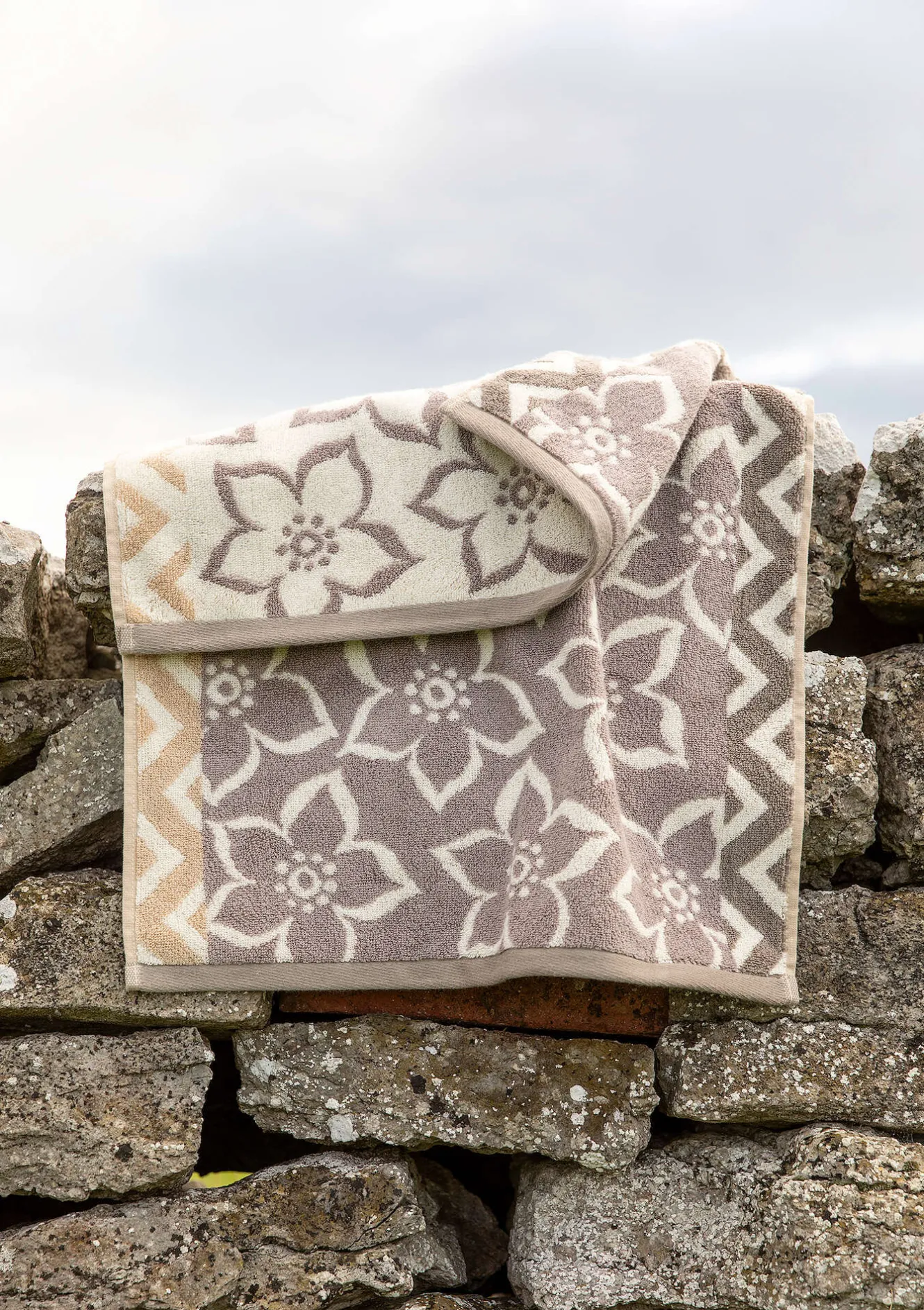 Gudrun Sjödén Handduk "Stars" i ekologisk bomull