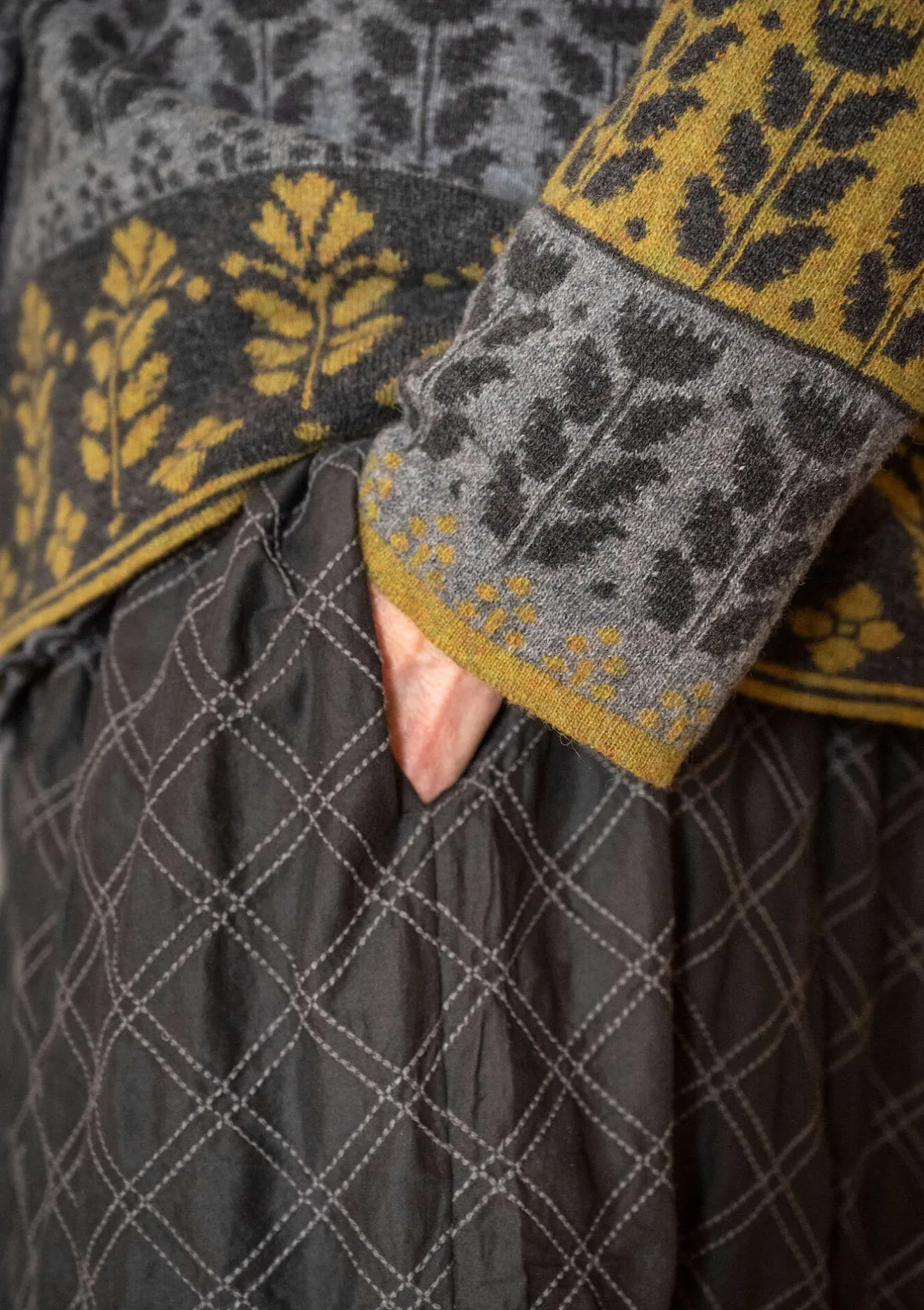 Gudrun Sjödén Kofta "Edda" i återvunnen ullmix