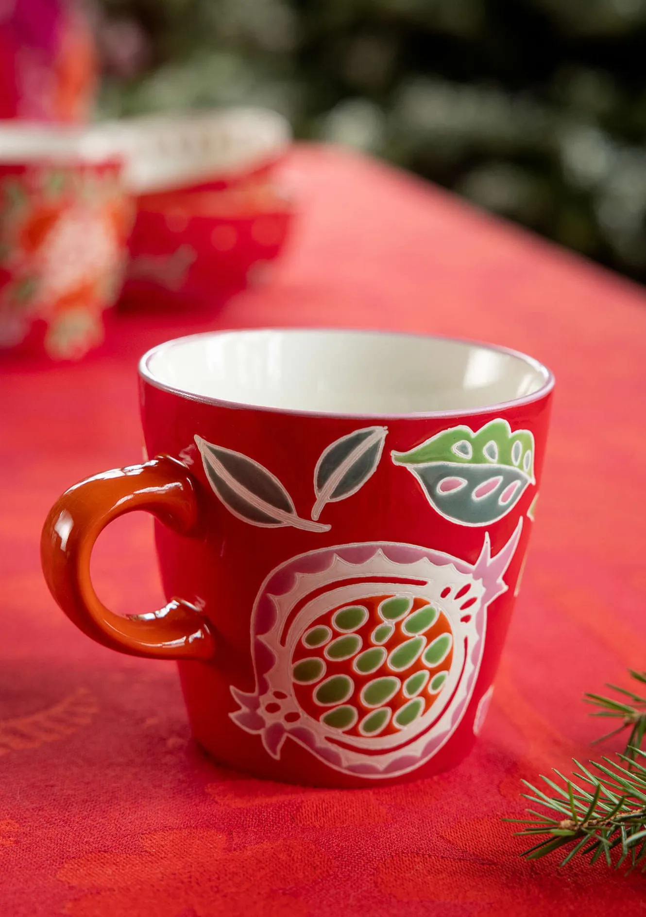 Gudrun Sjödén Mugg "Fruits" i keramik