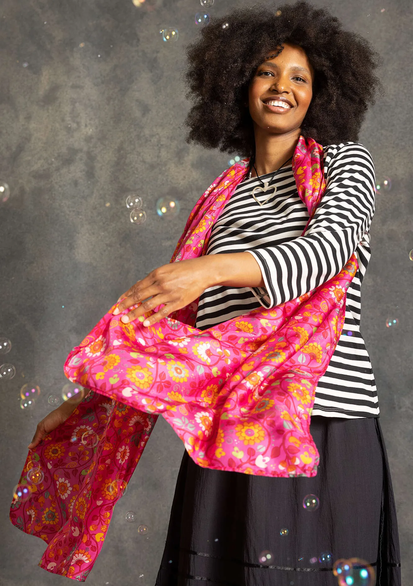 Gudrun Sjödén Sjal "Rupangi" i siden