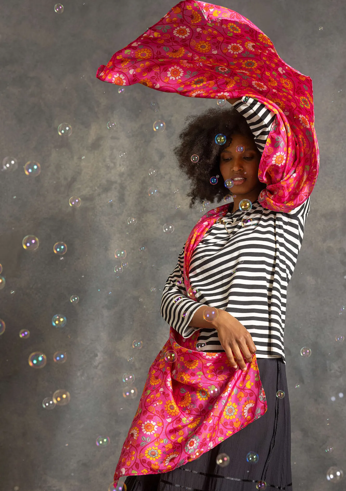 Gudrun Sjödén Sjal "Rupangi" i siden